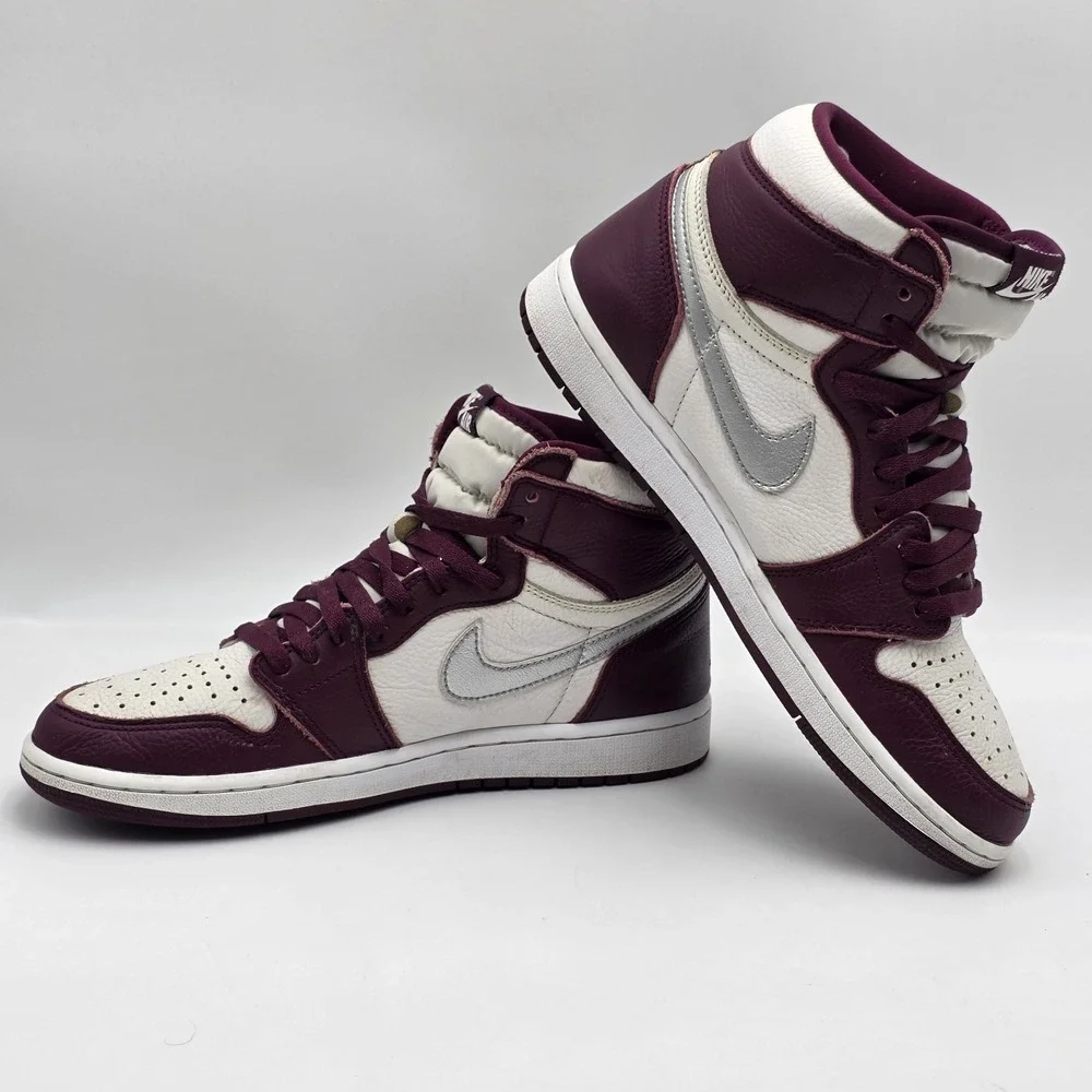 Air Jordan 1 Retro‎ High OG Men's Size 9 Bordeaux 555088-611